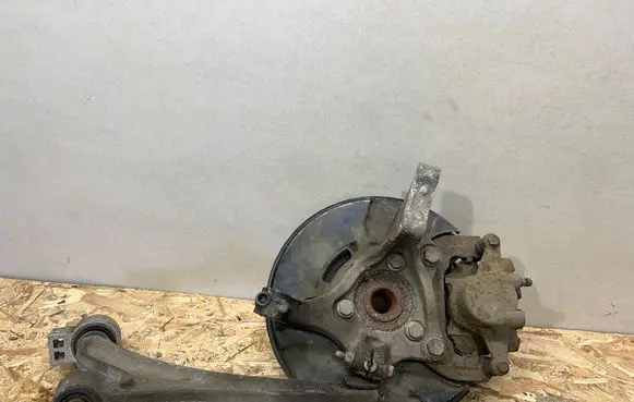 Opel Insignia A Front wheel hub