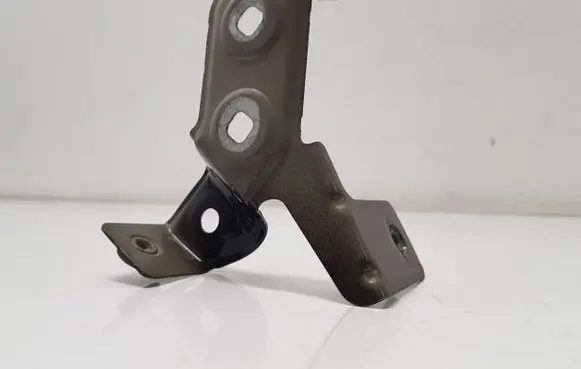 BMW i4 Fender mounting bracket 7486804 748680403