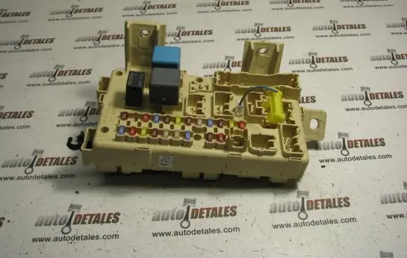 Toyota Avensis T250 Fuse module 82641CA020F