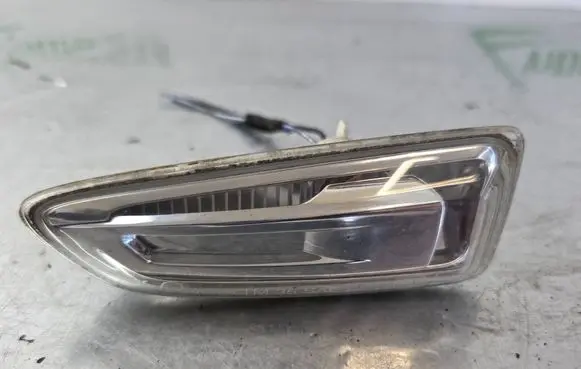 Opel Astra K Front fender indicator light 13491088 361531665