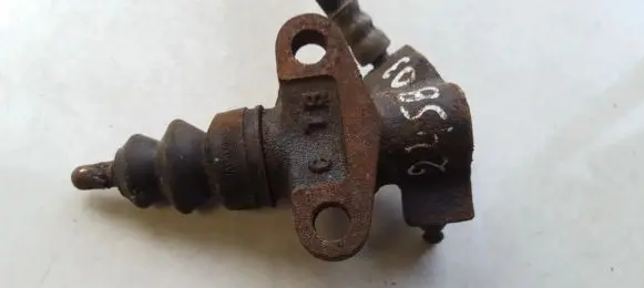 Subaru Legacy Clutch master cylinder