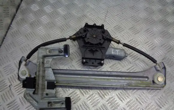 Chrysler PT Cruiser Front door electric window regulator 04724559AE