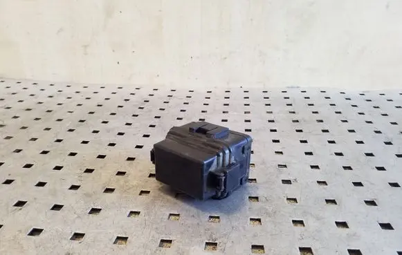 Honda Insight Fuse module 7353MA2
