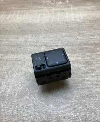 Nissan Navara D40 Wing mirror switch 040512