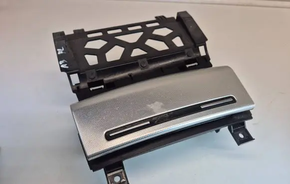 Audi A3 S3 A3 Sportback 8P Car ashtray 8P0857951 81024