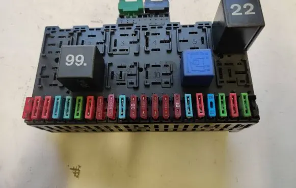 Volkswagen Multivan T4 Fuse box set 357937039