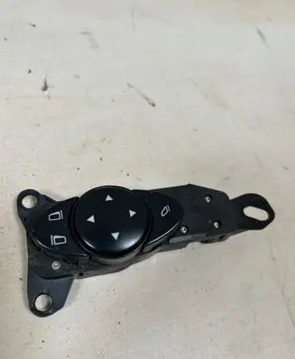 Mercedes-Benz E W211 Wing mirror switch 2118215979