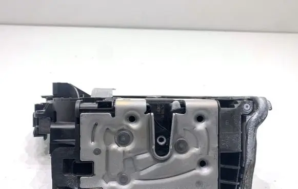 BMW 5 G30 G31 G38 Front door lock 7477688