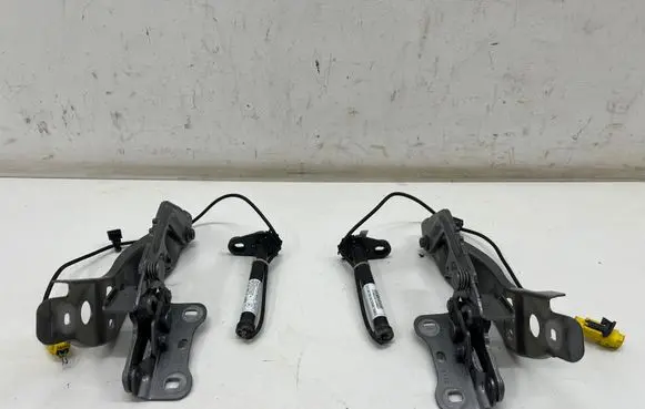 Mercedes-Benz CLA C118 X118 Engine bonnet/hood hinges A1778801200 A1779062301 A1778801100