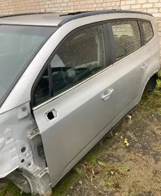 Chevrolet Orlando Front door