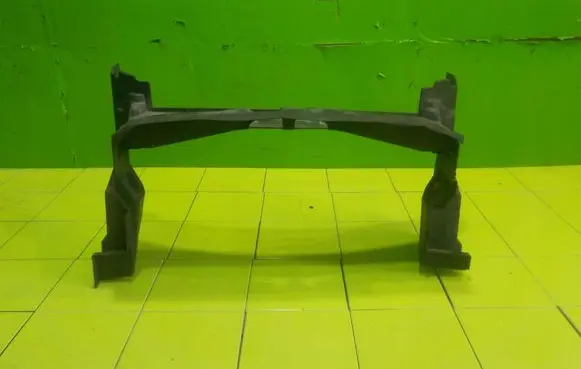 Jaguar XF X250 Intercooler air channel guide 8X238102A PP79
