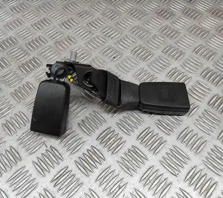 Middle seatbelt buckle (rear)