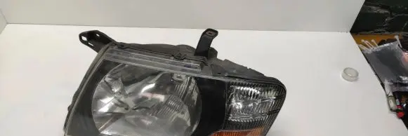 Mitsubishi Pajero Headlight/headlamp 10087420