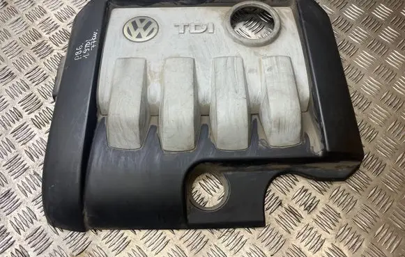 Volkswagen PASSAT B6 Engine cover (trim) 03G103925
