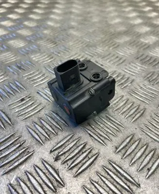 BMW 5 F10 F11 Air suspension valve block 4722555610