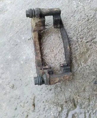 Volkswagen Golf III Front Brake Caliper Pad/Carrier 