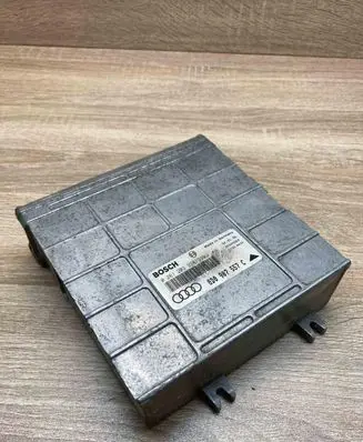 Audi A4 S4 B5 8D Engine control unit/module ECU 8D0907557C 0261203938