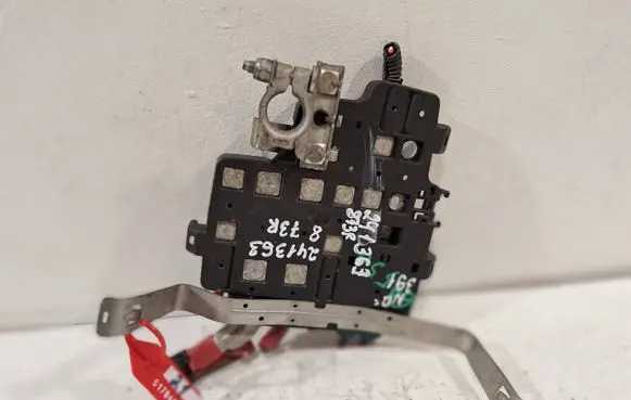 Renault Kangoo II Fuse module 241363873R