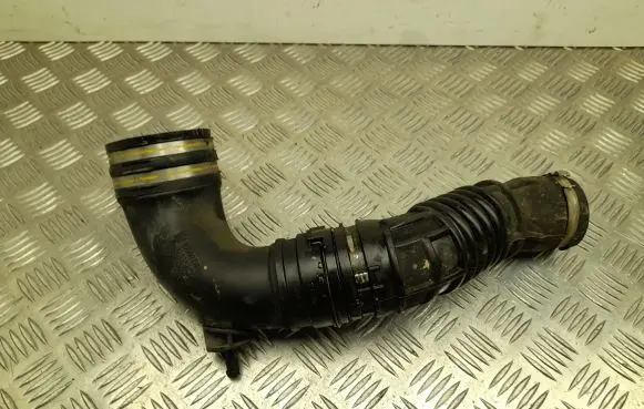 Maserati Ghibli Air intake hose/pipe 670001591