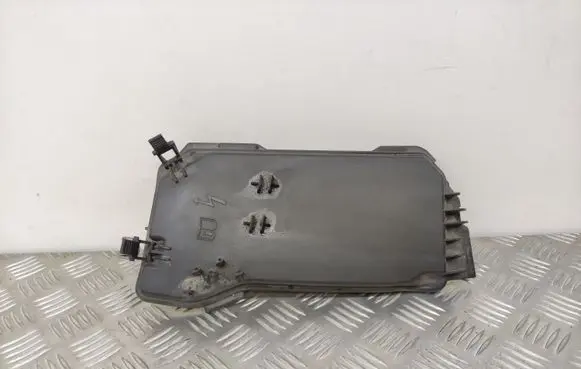 Mercedes-Benz E C207 W207 Fuse box cover A2045490082