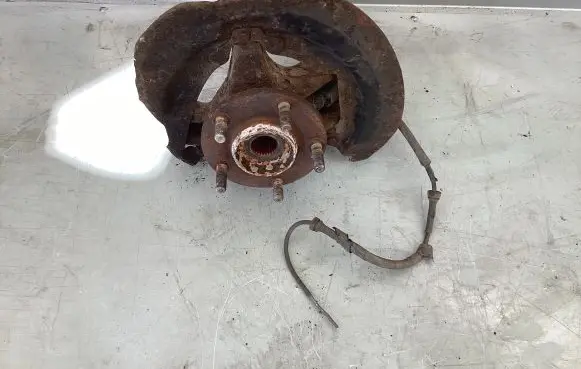Mazda 3 I Front wheel hub
