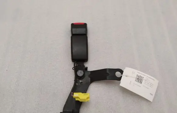 Volvo XC60 Rear seatbelt buckle 32205740