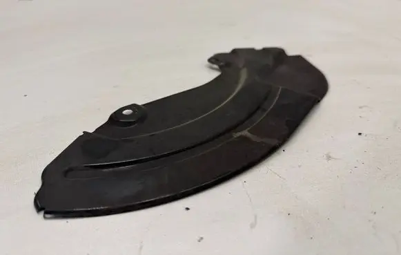 Chevrolet Camaro Front brake disc dust cover plate 23336594