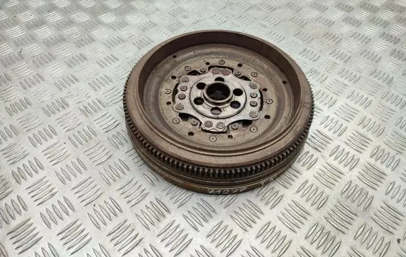 Volkswagen Transporter - Caravelle T5 Flywheel