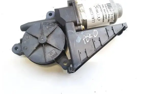 Volkswagen Polo Front door window regulator motor 602959801a 400642e