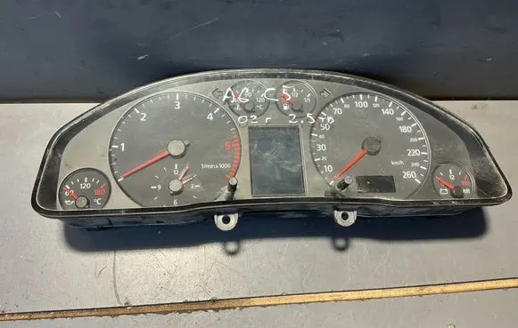Audi A6 S6 C5 4B Speedometer (instrument cluster) 4B0919880G
