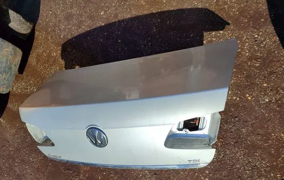 Volkswagen PASSAT B7 Tailgate/trunk/boot lid 