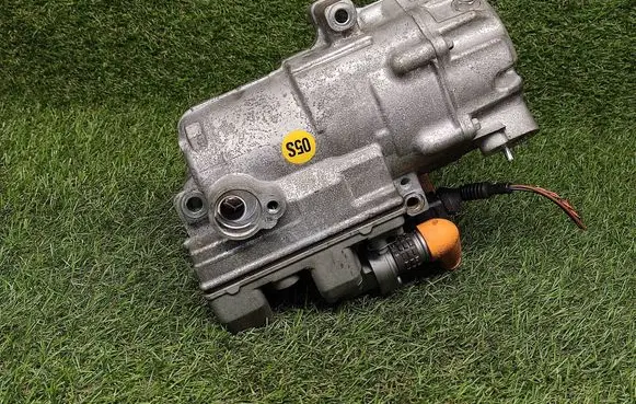 Volkswagen Touareg II Air conditioning (A/C) compressor (pump) 7P0820803H ND12011 042200048