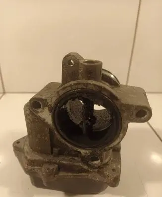 Volkswagen Touran II Throttle valve 03L128063L 259012162