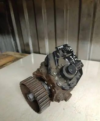 Ford Fiesta Fuel injection high pressure pump 0445010102