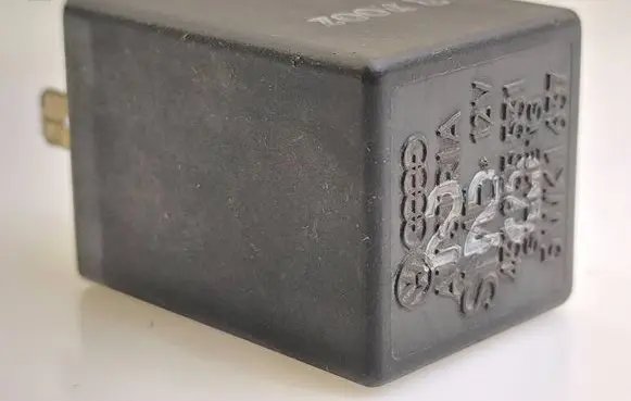 Audi A4 S4 B5 8D Other relay 431955531 5WK1637