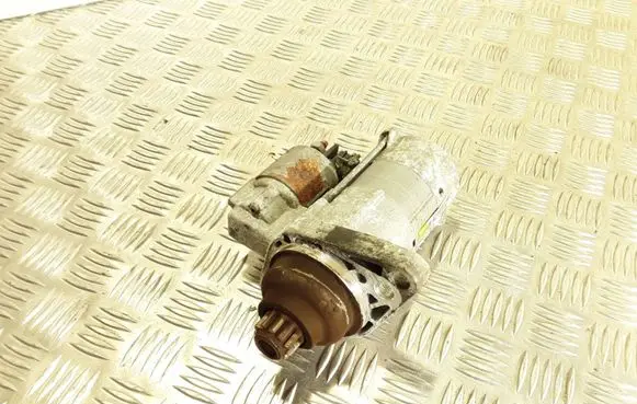 Volkswagen Golf V Starter motor 02Z911023H
