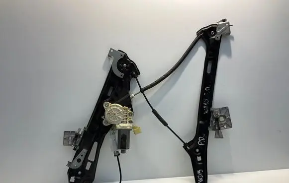 Mercedes-Benz CLS C219 Front door window regulator with motor A2197200846 2197200846