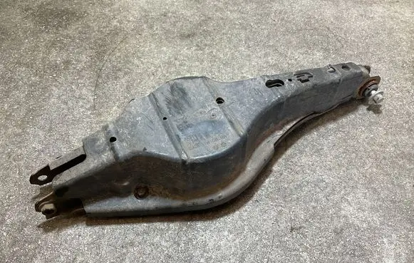 Volvo XC40 Rear upper control arm/wishbone 32283086 A07PR