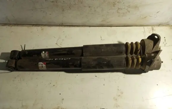 Skoda Octavia Mk2 (1Z) Rear shock absorber/damper