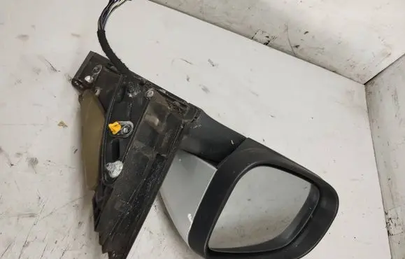Volvo V70 Front door electric wing mirror 30734888 S33016