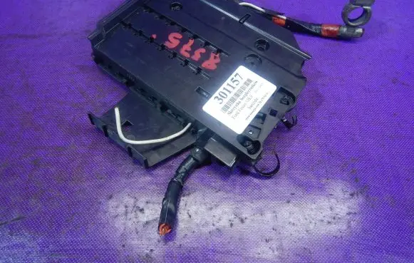 Ford Focus Fuse box set AV6T-14A067-BB