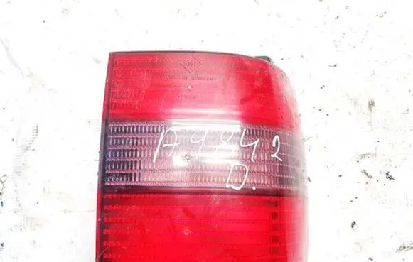 Volkswagen PASSAT B4 Rear/tail lights 3a9945257
