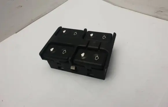 BMW 7 E32 Electric window control switch 1379075