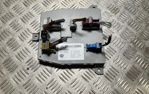 Mercedes-Benz C W205 SAM control unit A2059009321
