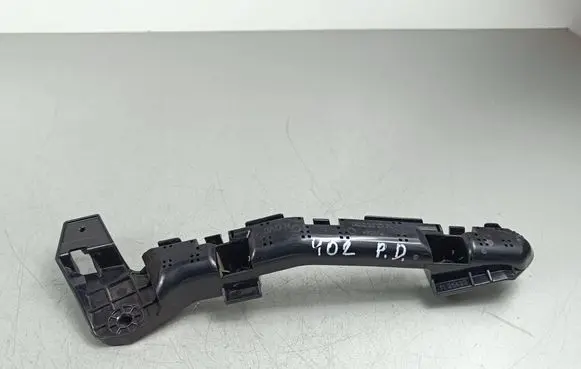 Front bumper mounting bracket