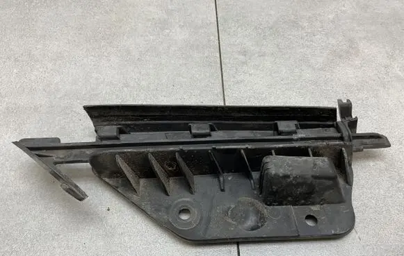 Volkswagen Eos Front bumper mounting bracket 1Q0807050B