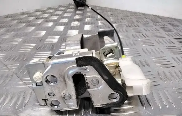 Peugeot 107 Rear door lock