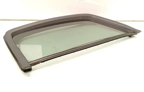 Nissan Navara D40 Rear vent window glass 43R004524 82273EB000