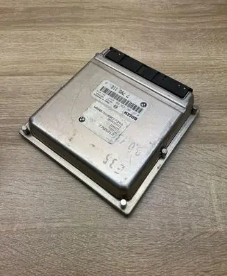 BMW 5 E39 Engine control unit/module ECU 7785116