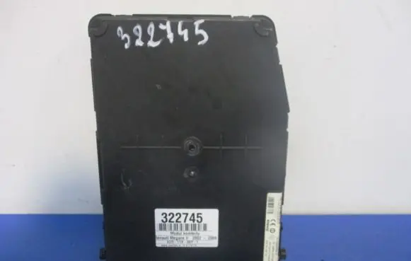Renault Megane II Comfort/convenience module 8200525385